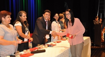 Prefeitura empossa 164 diretores de escolas e Cmeis de Goiânia